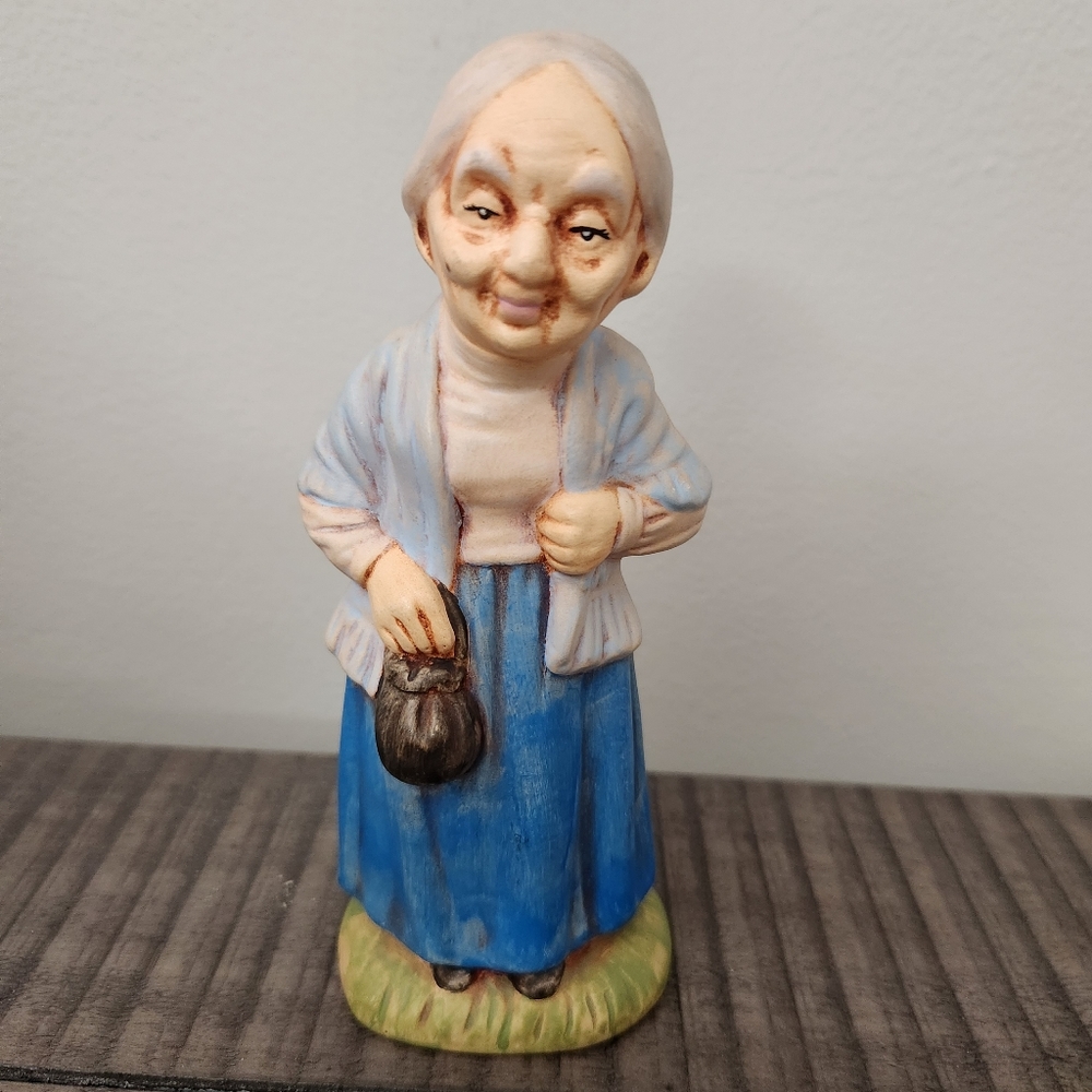 Vintage Old Woman with handbag figurine Grandma